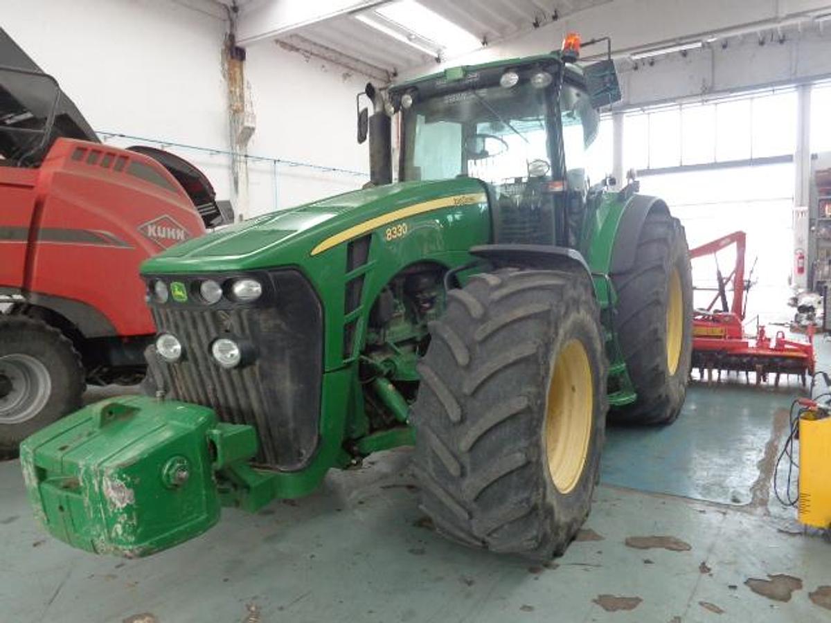 Usato TRATTORE JD 8330