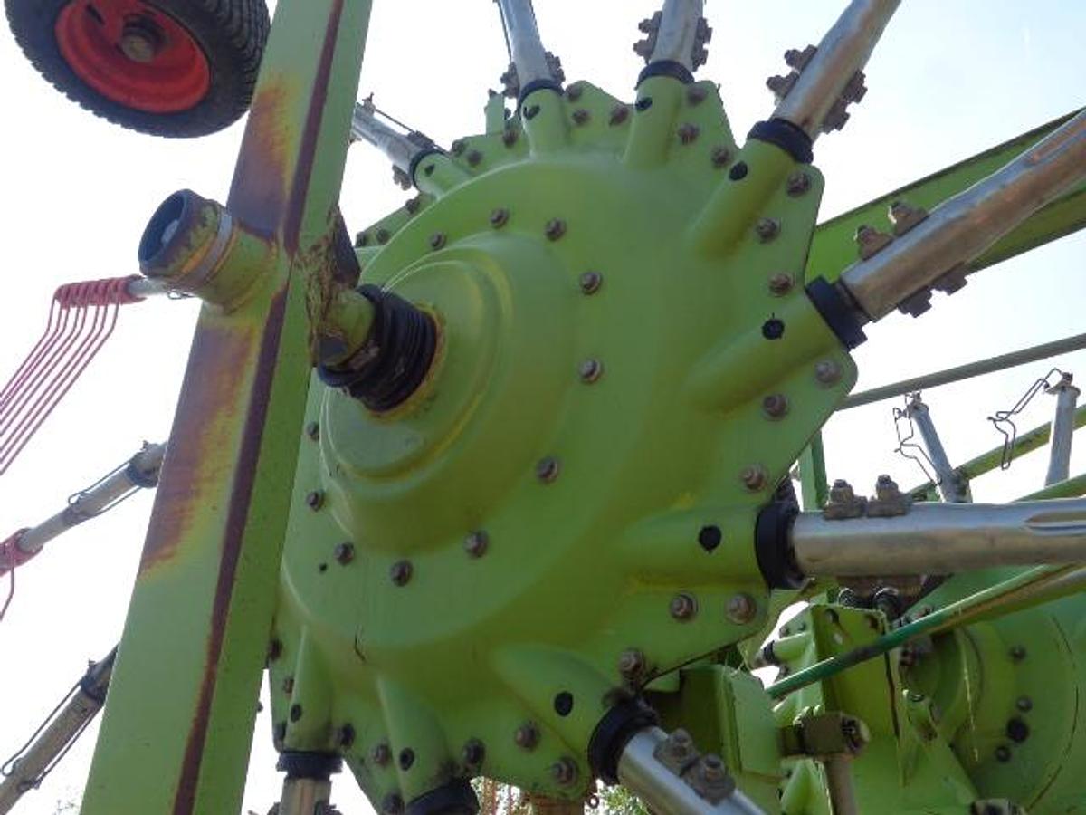 Usato RANGHINATORE CLAAS LINER 880