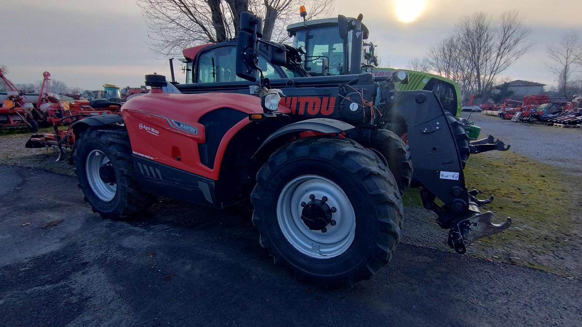 Usato SOLLEVATORE TELESCOPICO MANITOU MLT 940 ELITE
