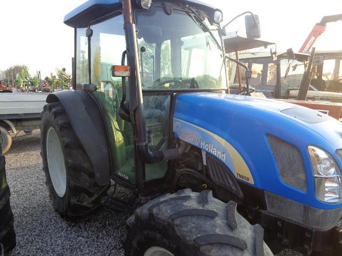 Usato TRATTORE NEW HOLLAND TN 85 D
