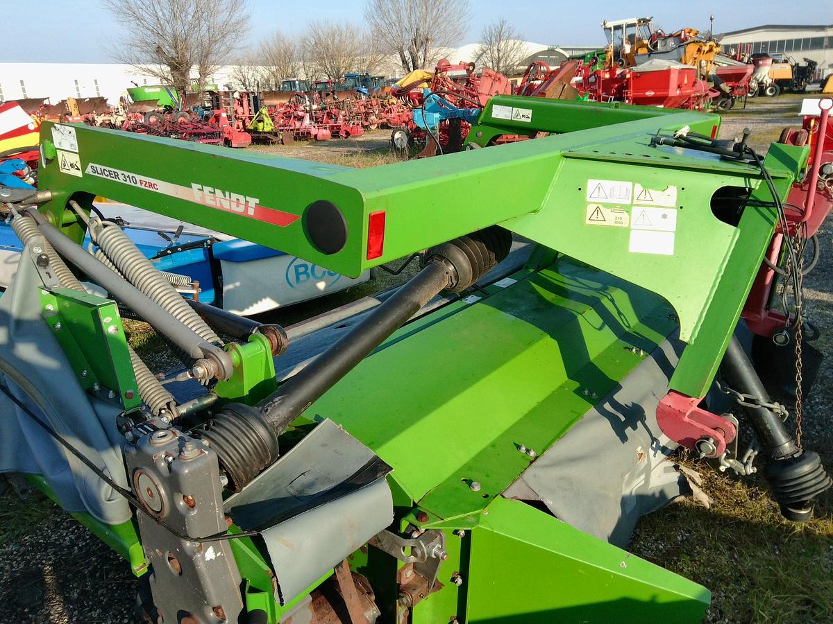 Usato FALCIACONDIZIONATRICE FENDT FRONTALE 3MT