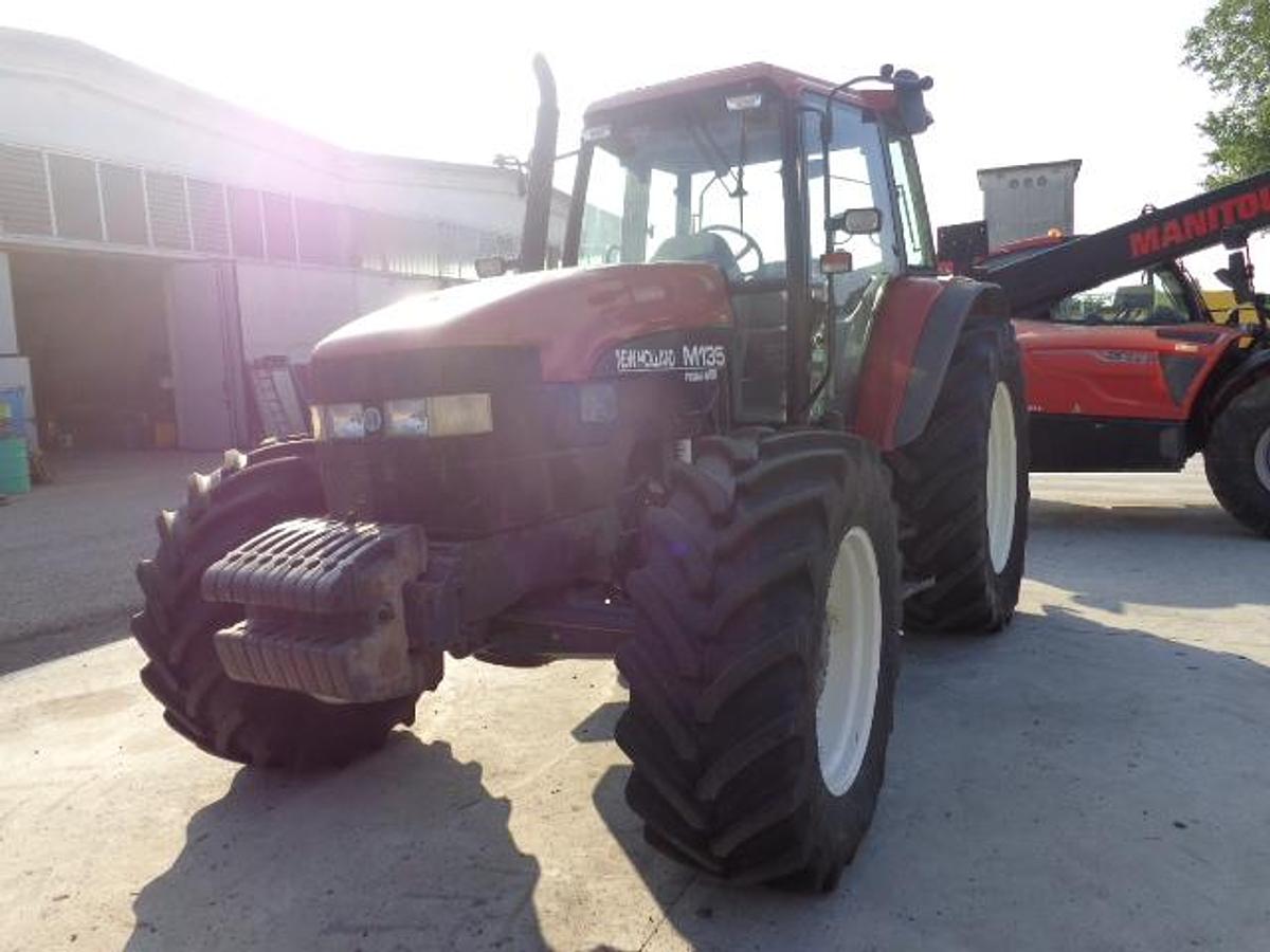 Usato TRATTORE NEW HOLLAND M 135