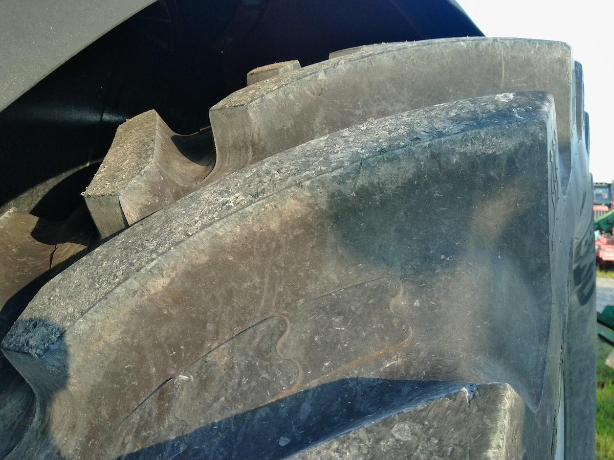 Usato TRATTORE MF 8240