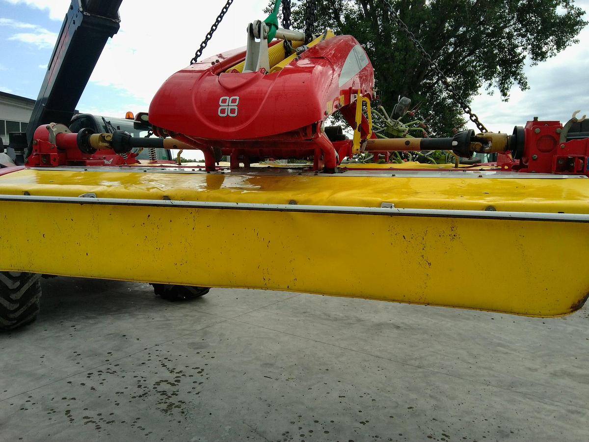 Usato FALCIACONDIZIONATRICE FRONTALE POTTINGER NOVACAT 301