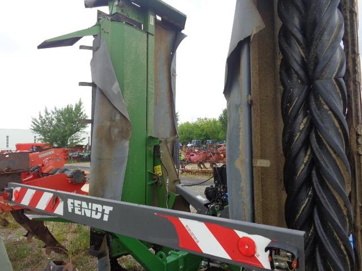 Usato FALCIACONDIZIONATRICE FENDT POSTERIORE DOPPIA SLICER 911