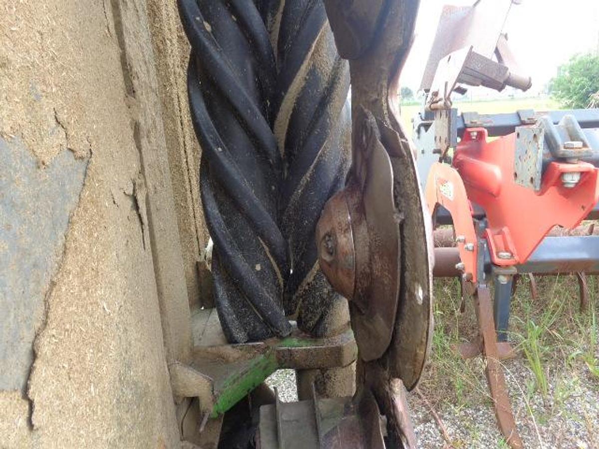 Usato FALCIACONDIZIONATRICE FENDT POSTERIORE DOPPIA SLICER 911