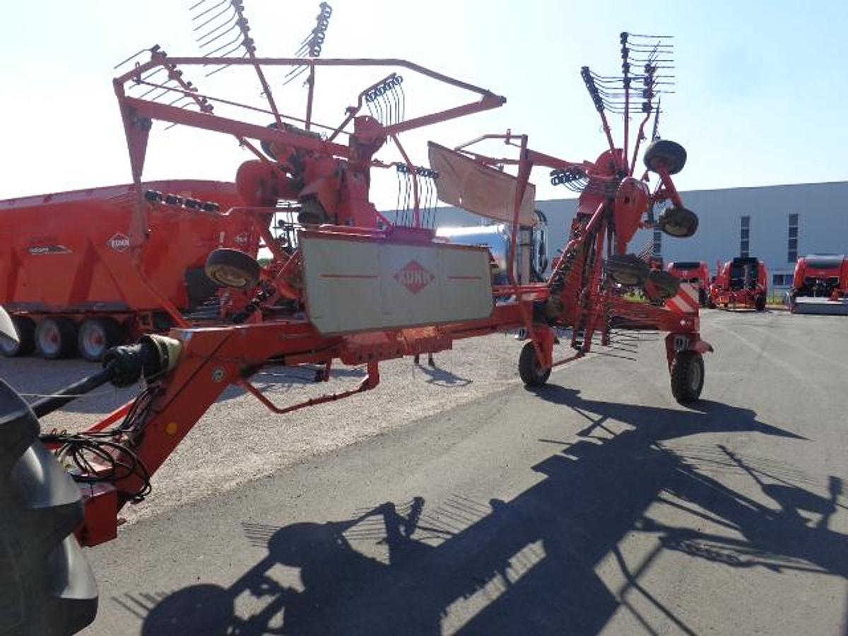 Usato RANGHINATORE KUHN GA 7302 DL