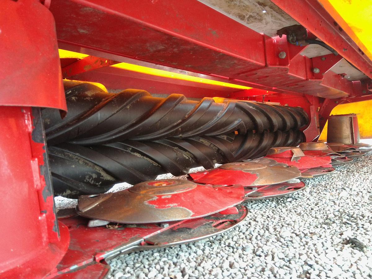 Usato FALCIACONDIZIONATRICE DOPPIA POSTERIORE POTTINGER MT 8