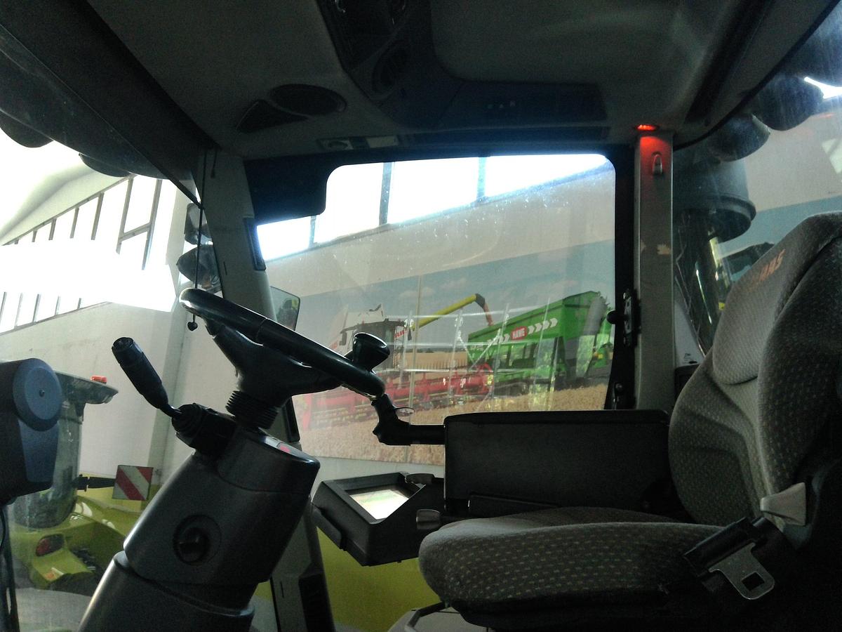 Usato TRATTORE CLAAS TIPO XERION 3800