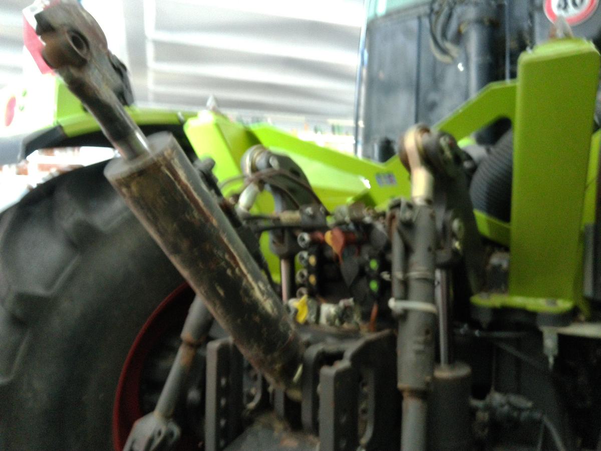 Usato TRATTORE CLAAS TIPO XERION 3800