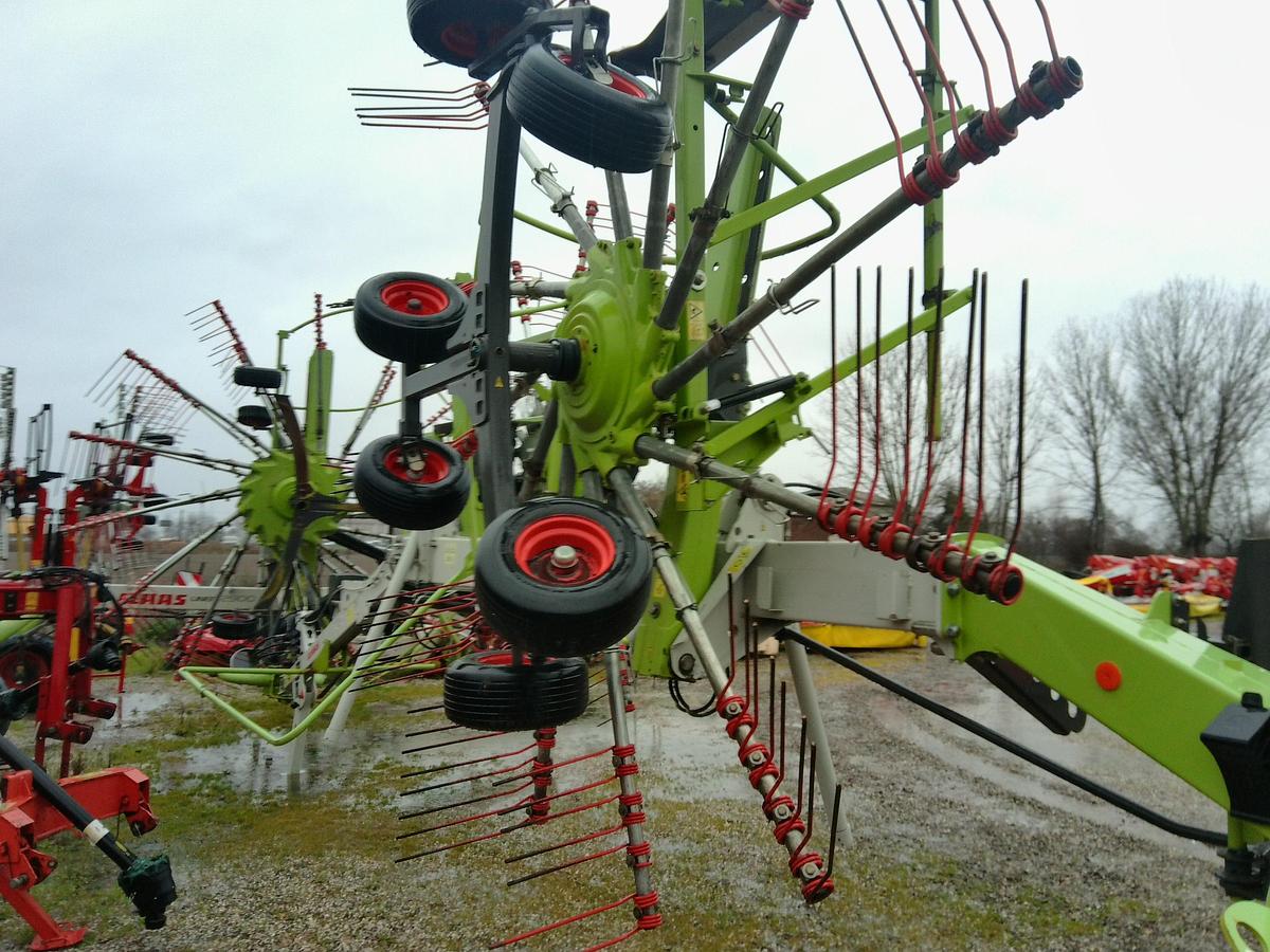 Usato RANGHINATORE CLAAS MOD.LINER 1650 TWIN CON CARDANO.