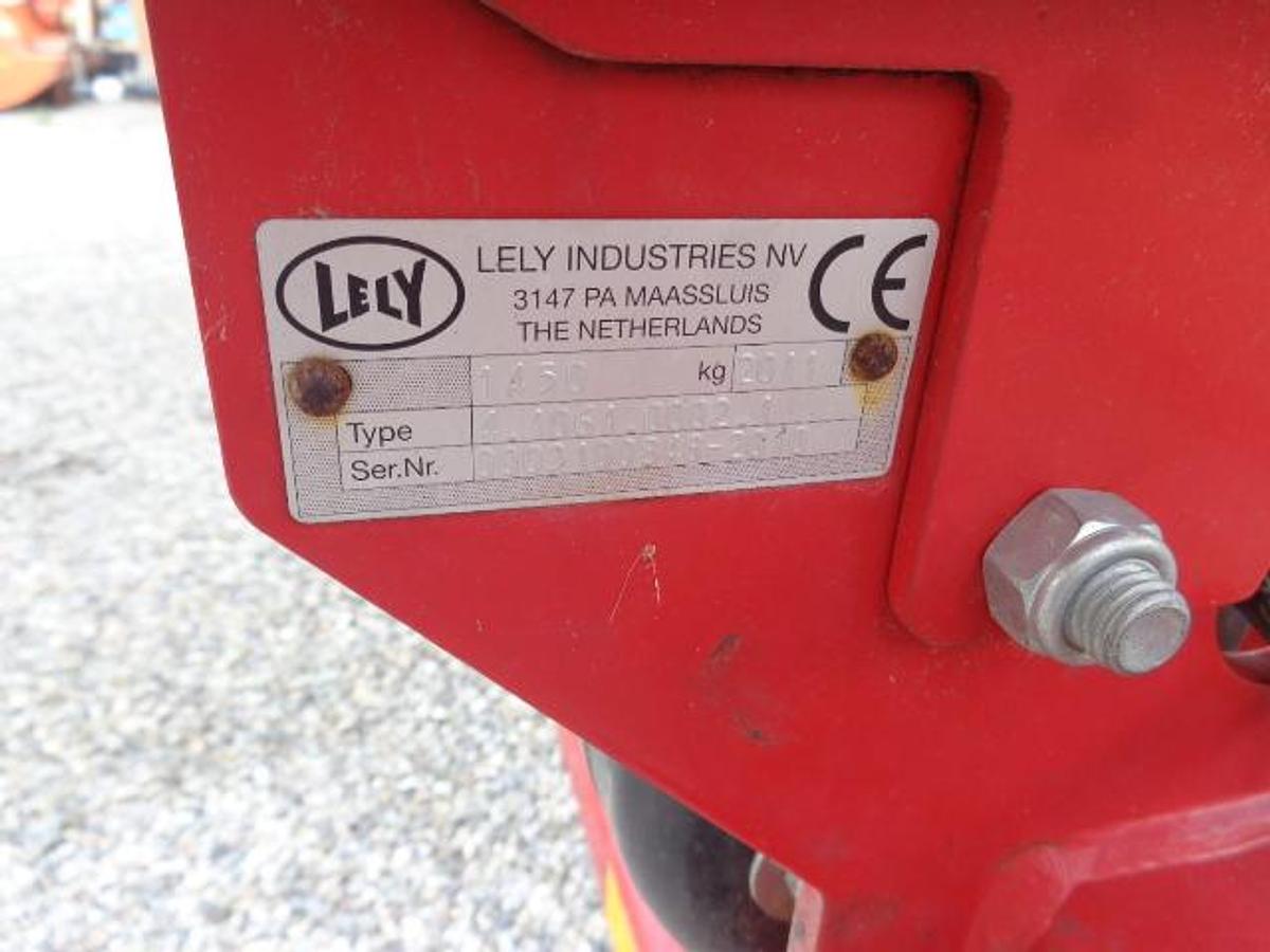 Usato VOLTAFIENO TRAINATO LELY MODELLO 770P LOTUS