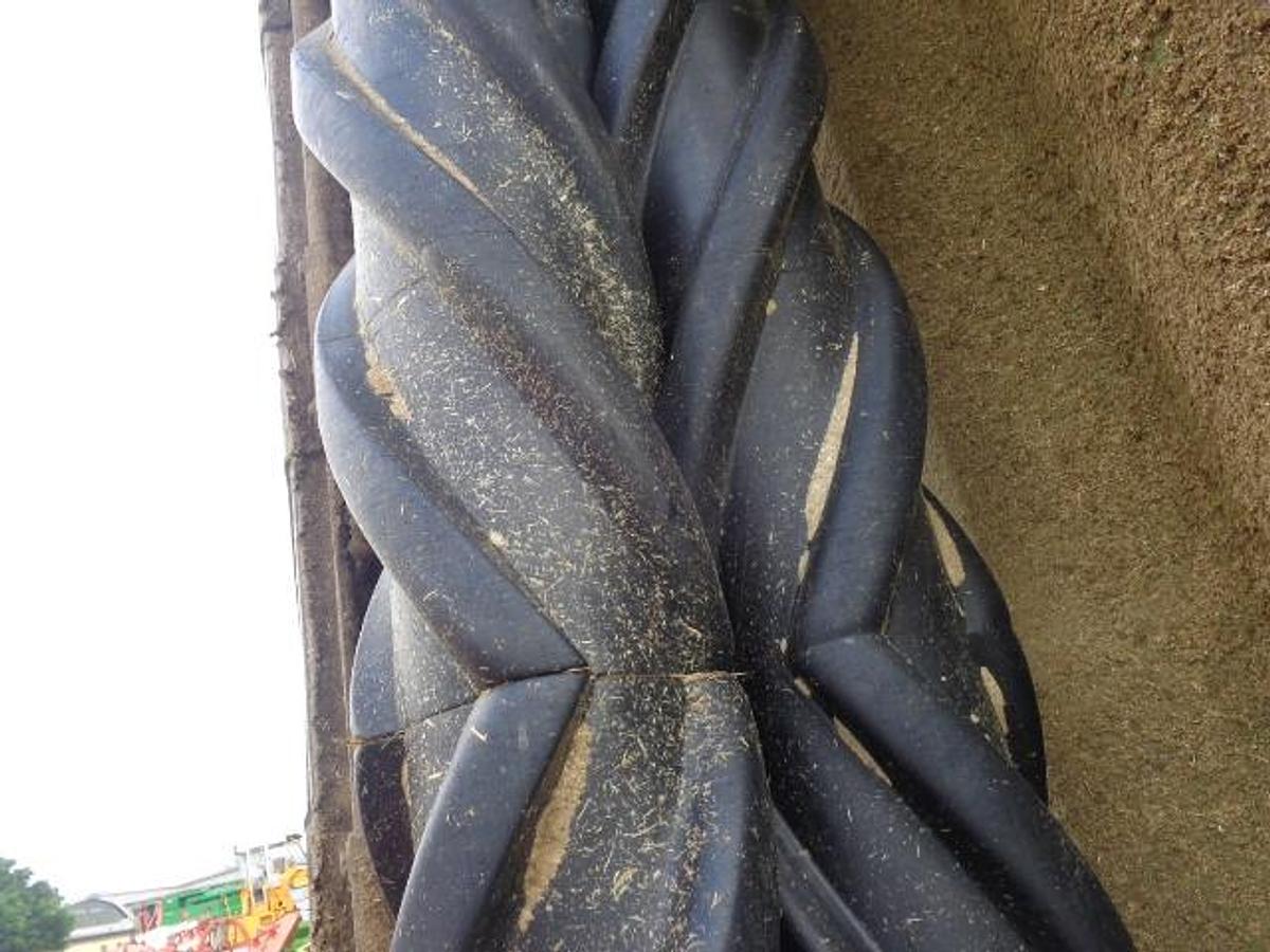 Usato FALCIACONDIZIONATRICE FENDT POSTERIORE DOPPIA SLICER 911