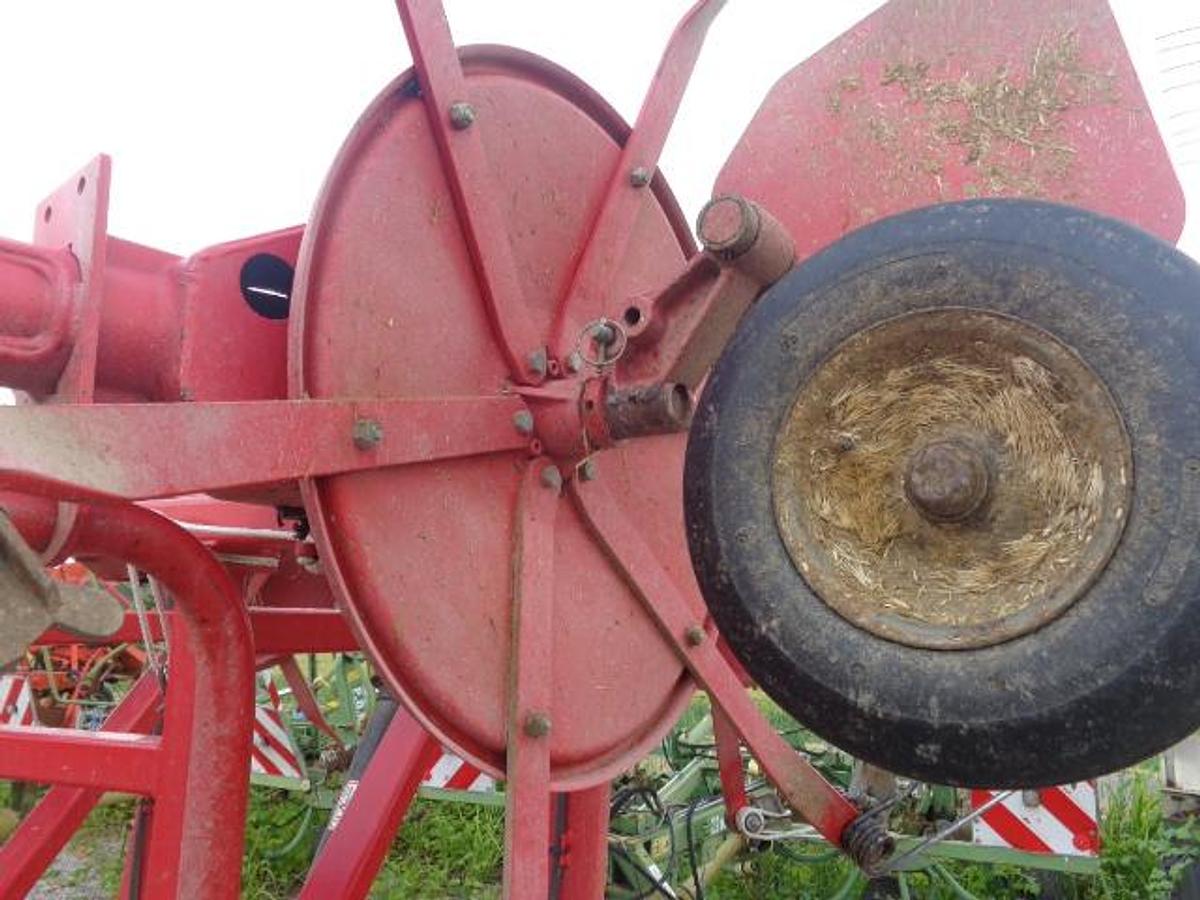 Usato VOLTAFIENO TRAINATO LELY MODELLO 770P LOTUS