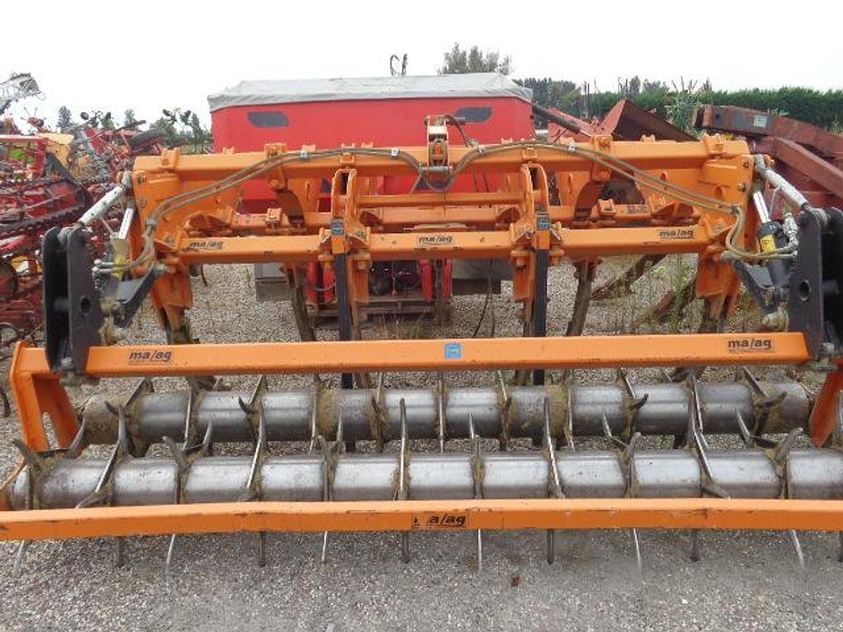 Usato ESTIRPATORE/DISSODATORE MAAG 7 ANCORE