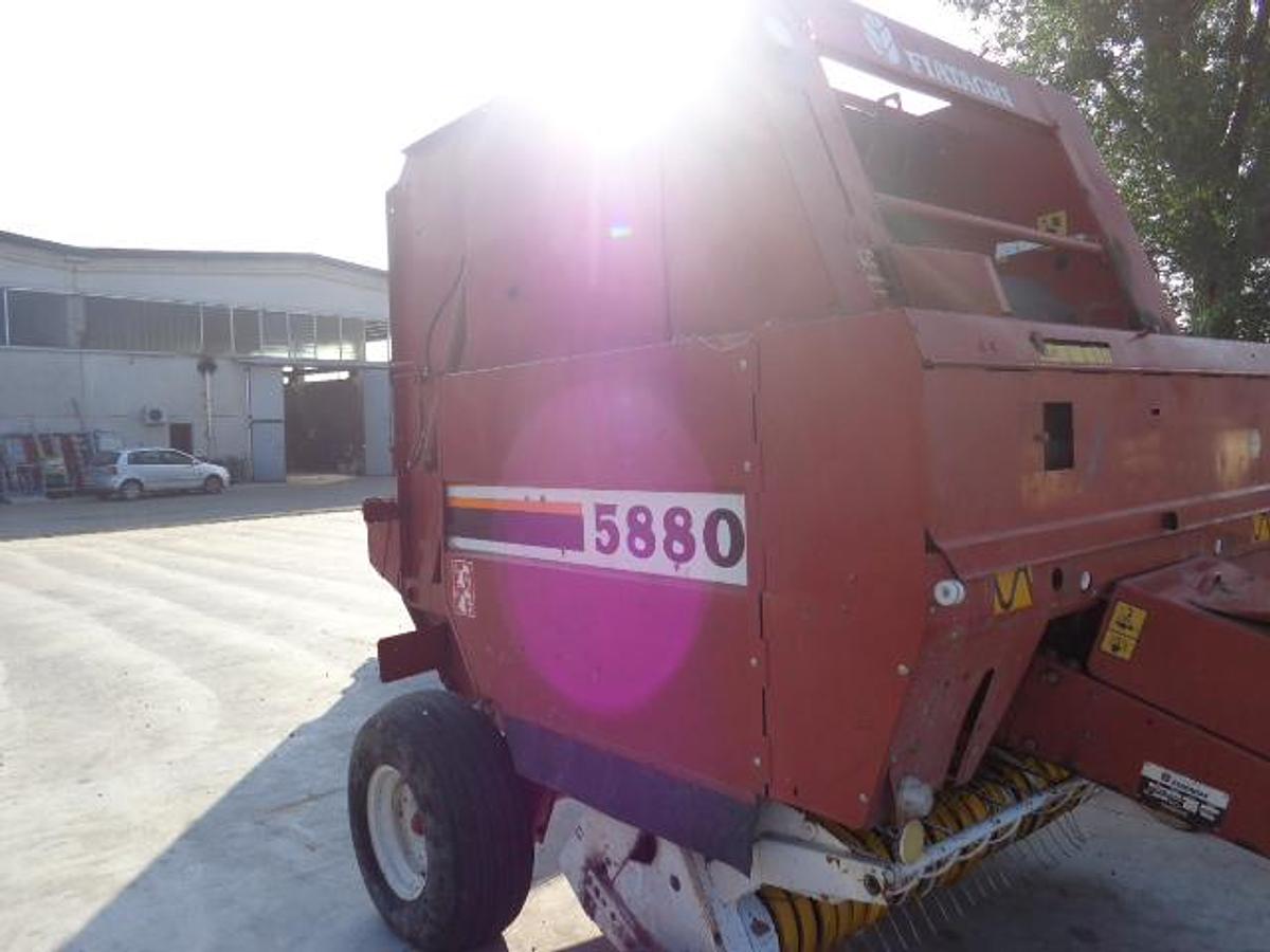 Usato ROTOPRESSA NEW HOLLAND 5880