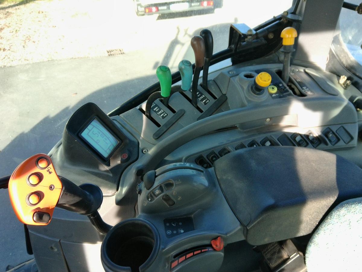 Usato TRATTORE NEW HOLLAND MOD. T 7030