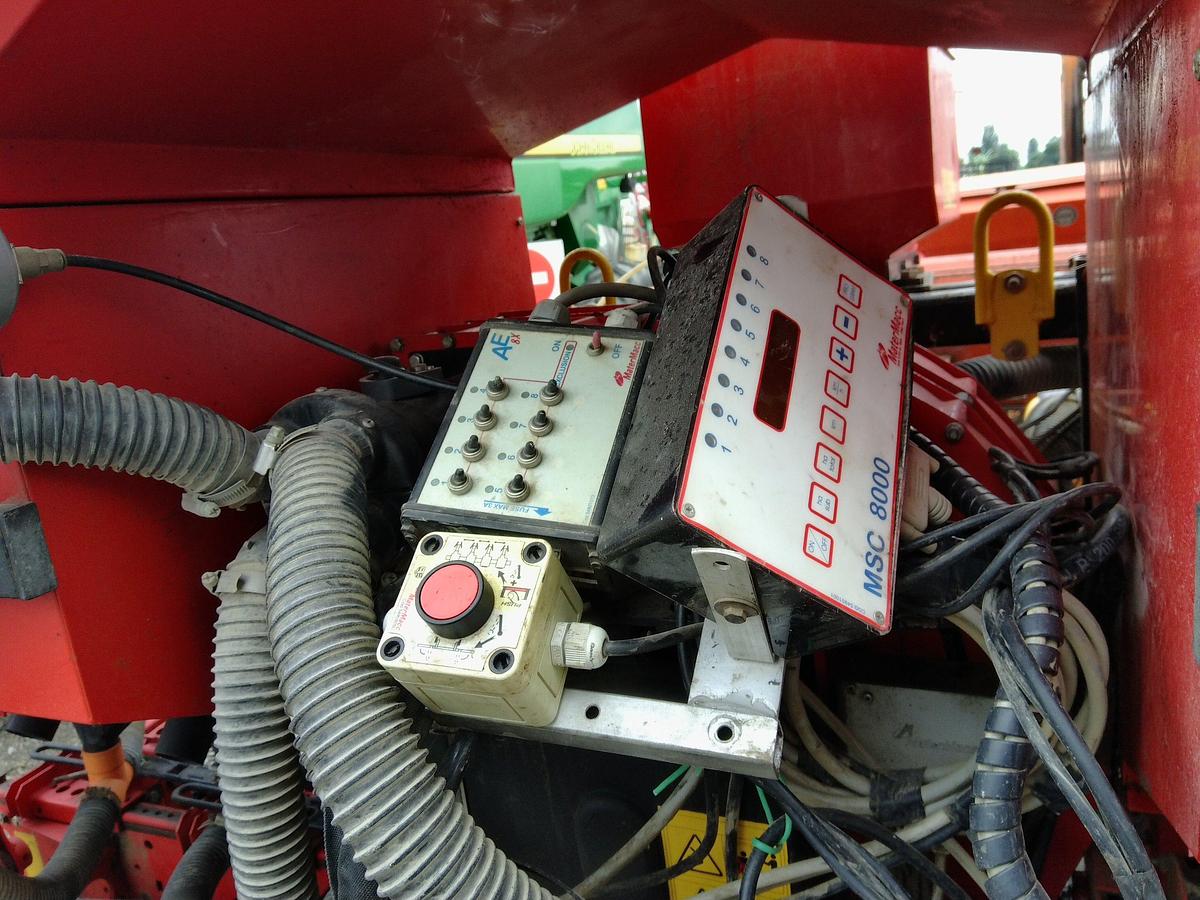 Usato SEMINATRICE MATERMAC 6 FILI MODELLO MS 8230