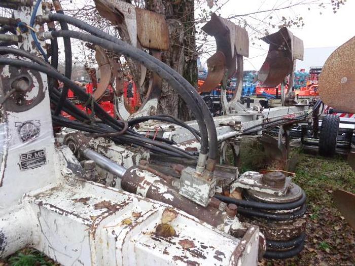 Usato ARATRO TRIVOMERE ERMO