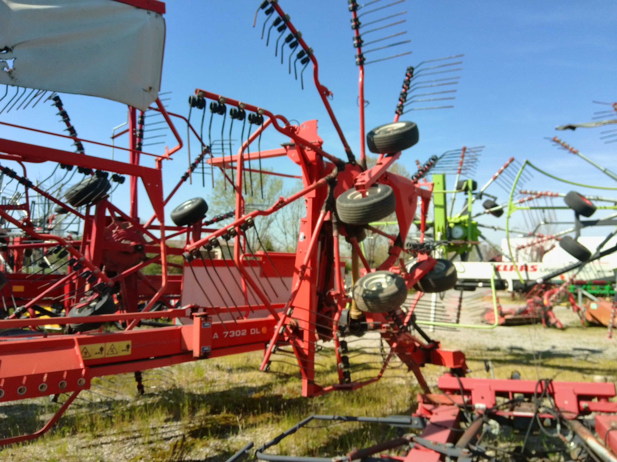 Usato RANGHINATORE KUHN GA 7302 DL