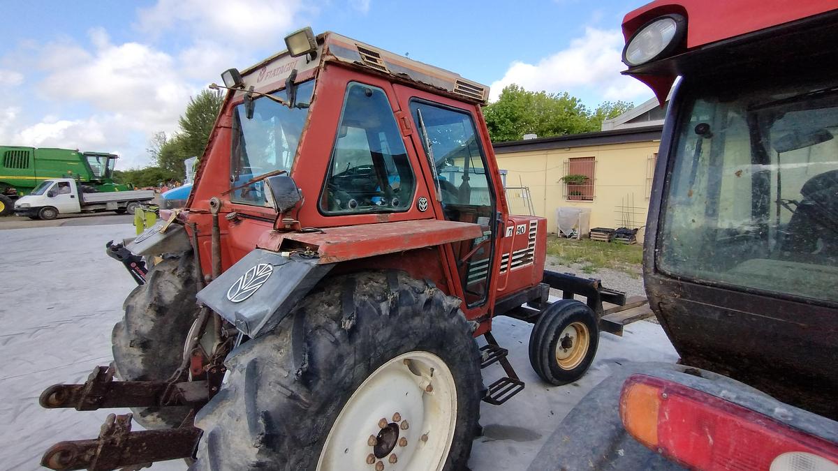 Usato TRATTORE FIAT 70/90 2RM CON CABINA