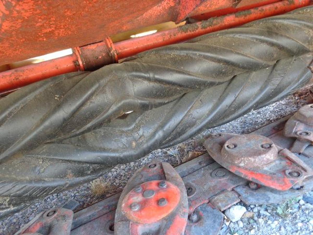 Usato FALCIACONDIZIONATRICE KUHN FC 813