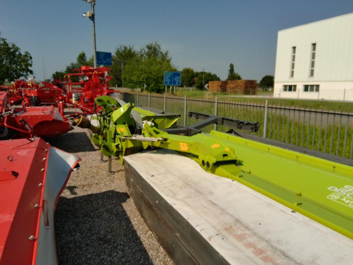 Usato FALCIACONDIZIONATRICE CLAAS DISCO 9200 R