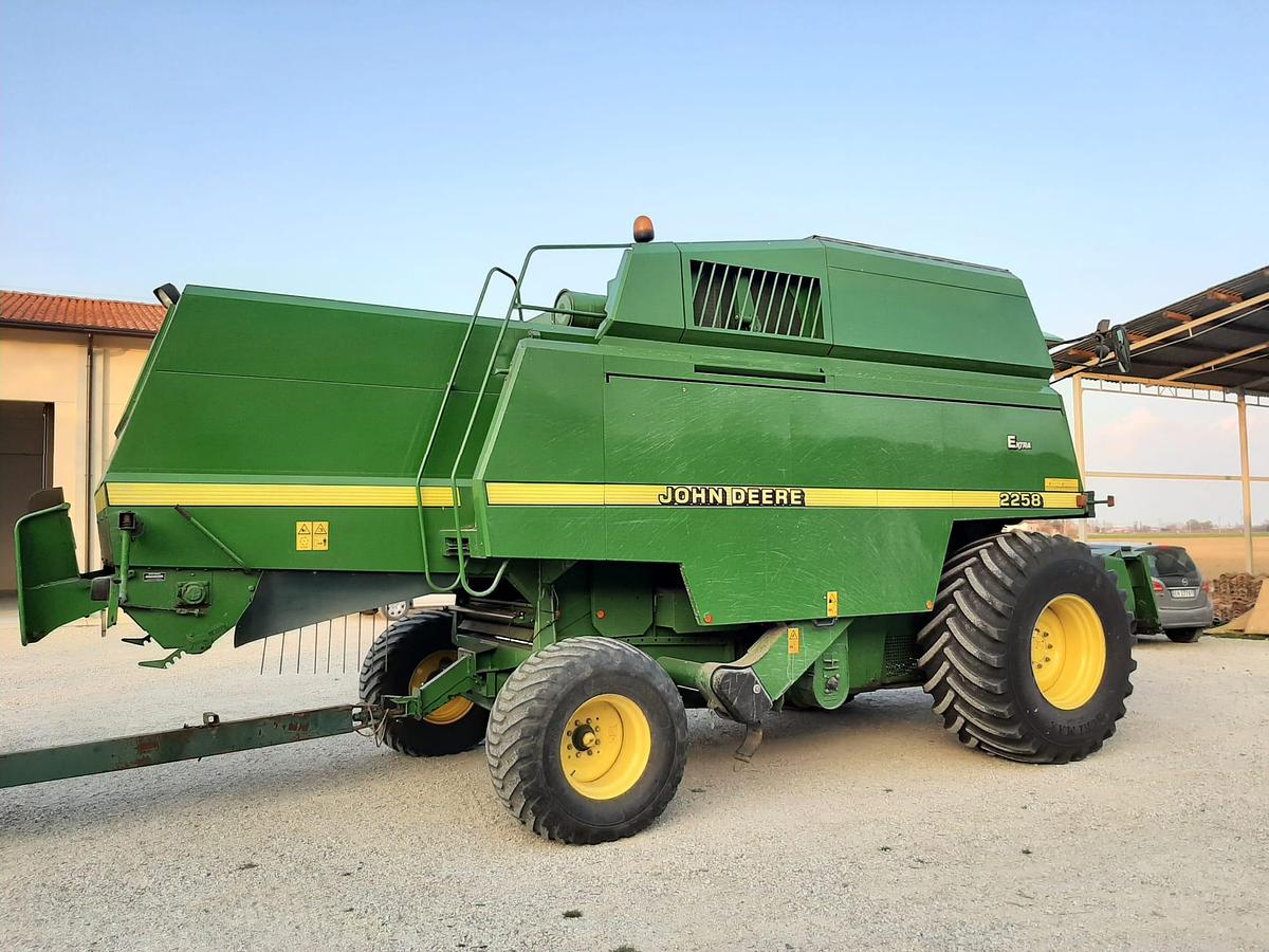 Usato MIETITREBBIA JD 2258