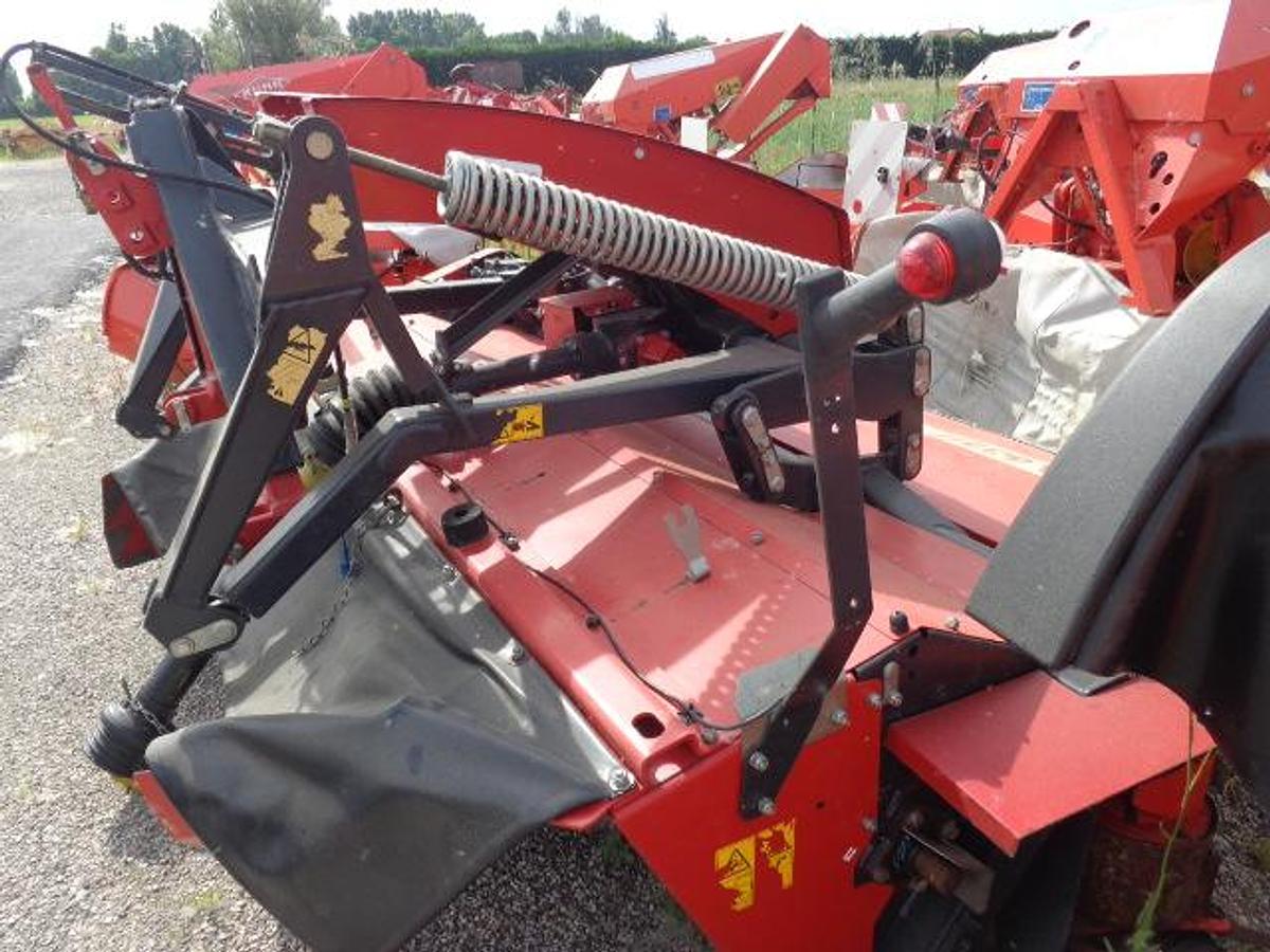 Usato FALCIACONDIZIONATRICE VICON EXTRA 362 A FLAGELLI