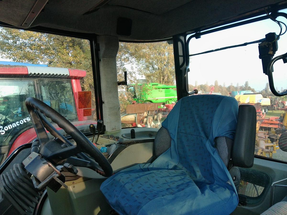 Usato TRATTORE MF 8240