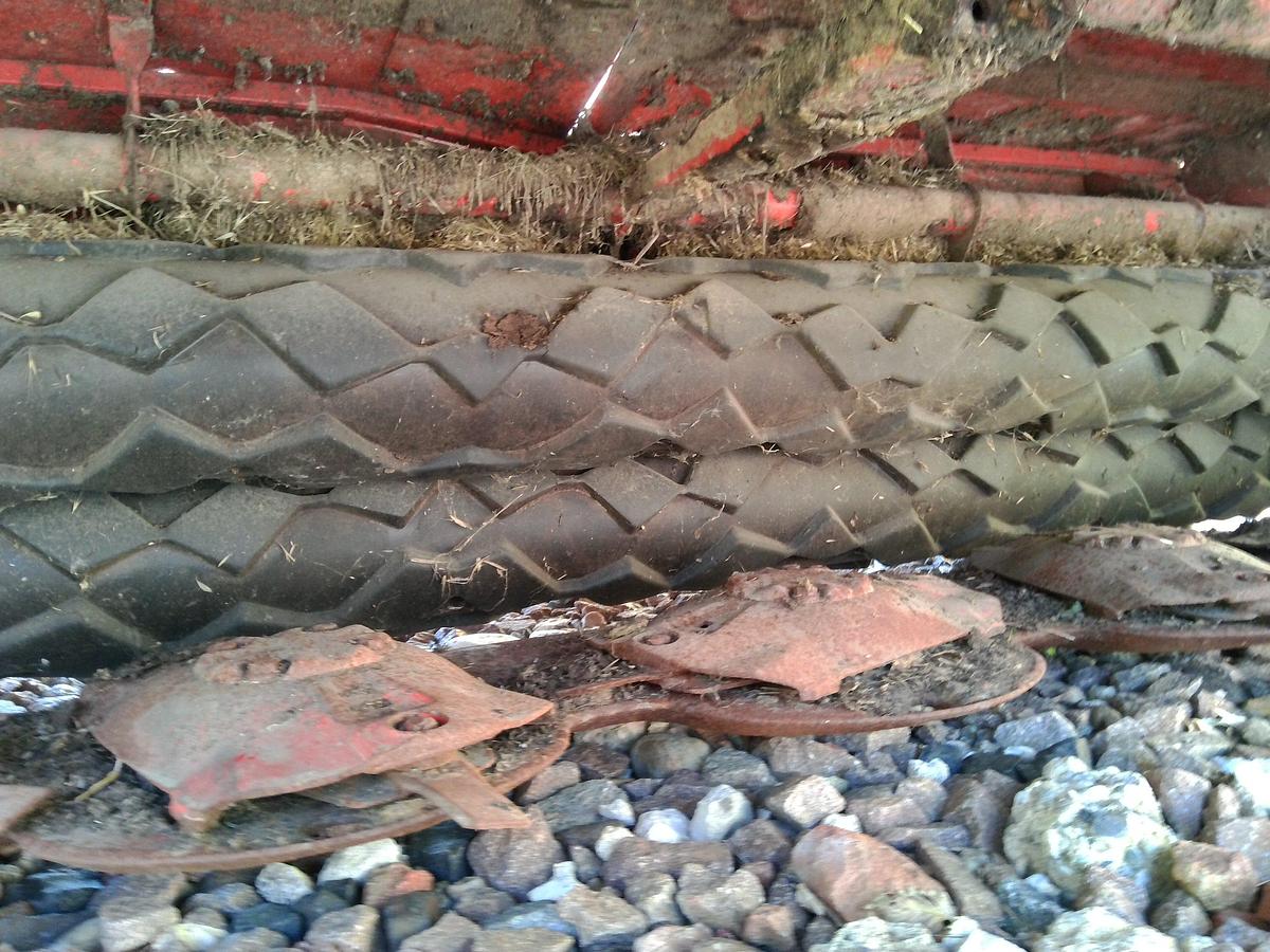 Usato FALCIACONDIZIONATRICE FRONTALE KUHN 3125