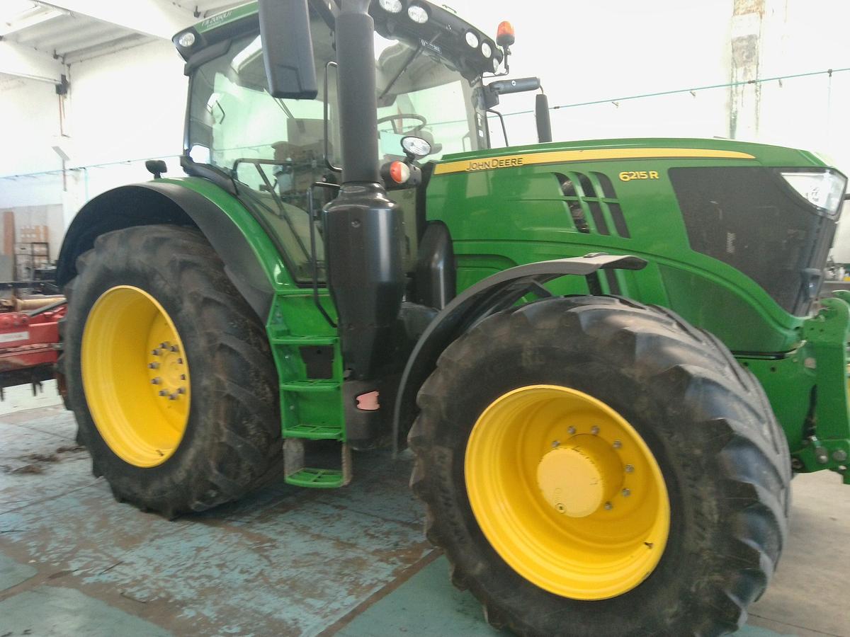 Usato TRATTORE JD MODELLO 6215 R