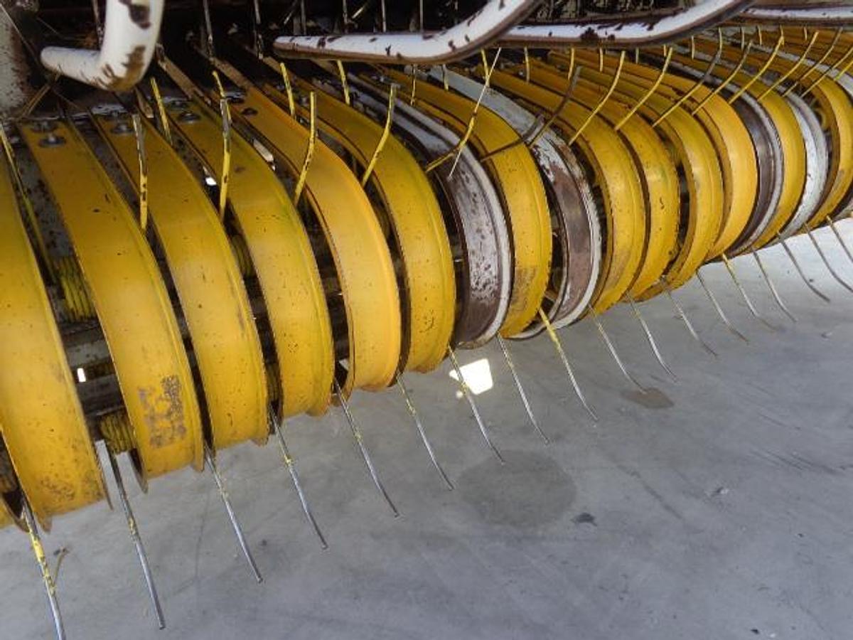 Usato ROTOPRESSA NEW HOLLAND 5880