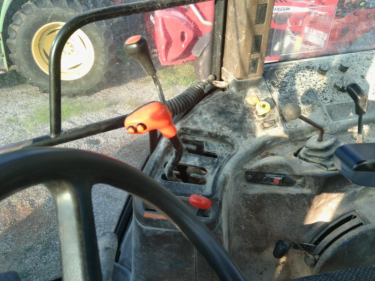Usato TRATTORE NEW HOLLAND TM 135