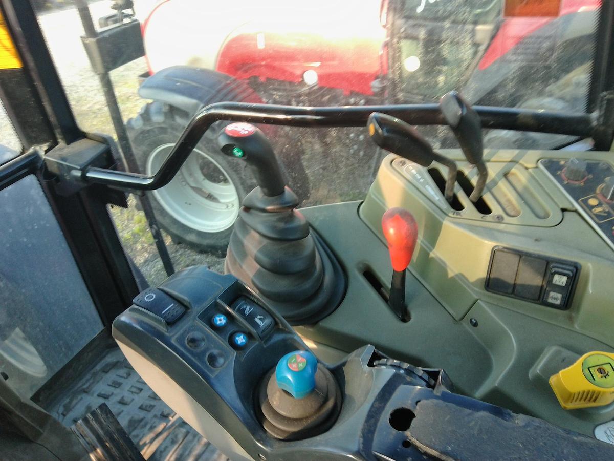 Usato TRATTORE MF 8240