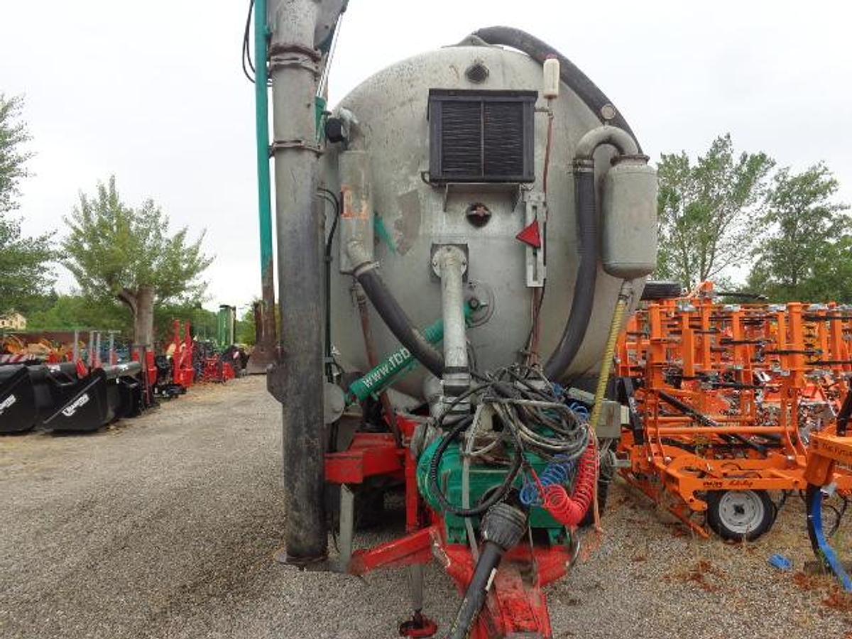 Usato CARRO BOTTE BOSSINI 3 ASSI - IN ARRIVO