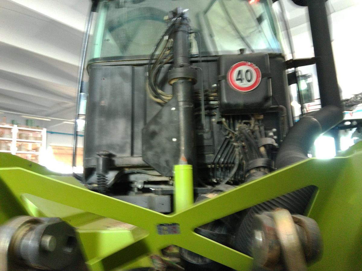 Usato TRATTORE CLAAS TIPO XERION 3800