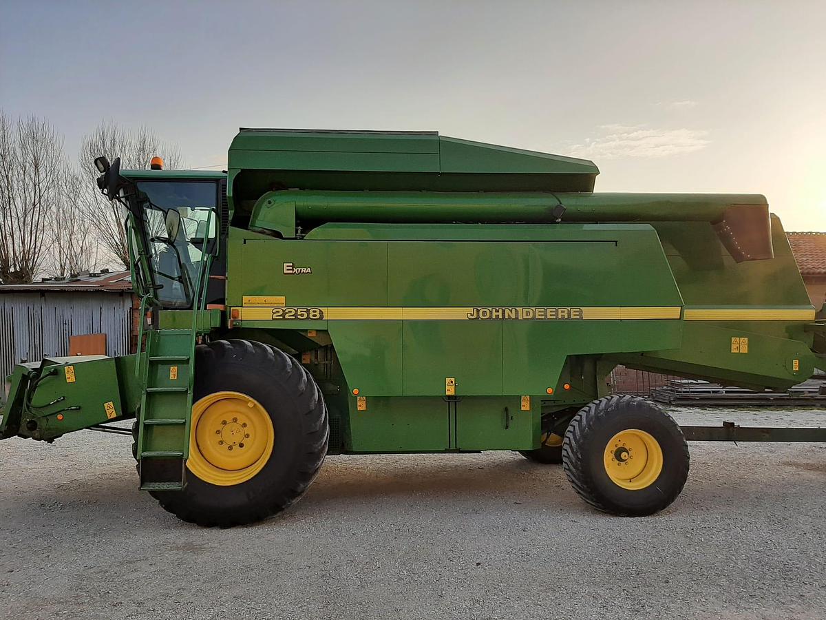 Usato MIETITREBBIA JD 2258