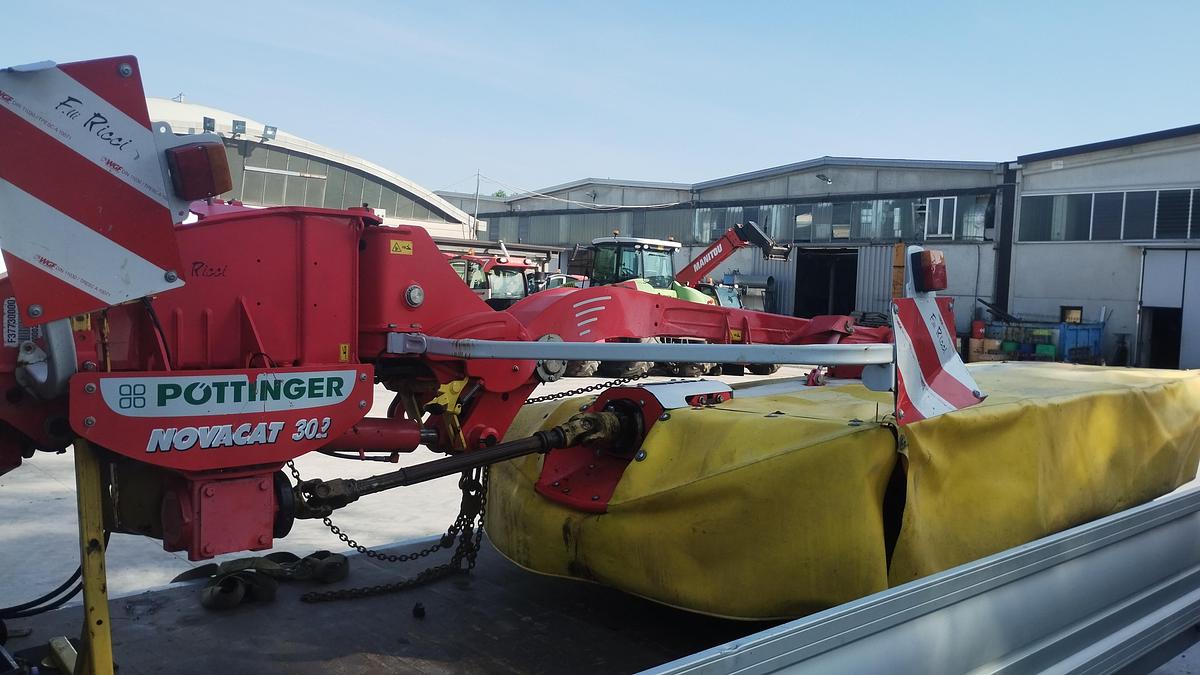 Usato FALCIACONDIZIONATRICE PORTATA POTTINGER 302