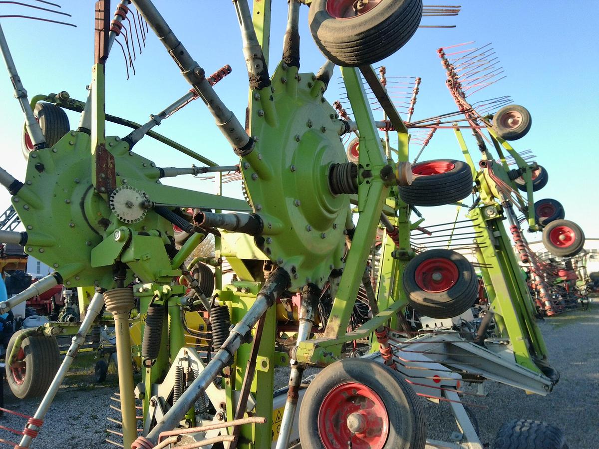 Usato RANGHINATORE CLAAS LINER 3000