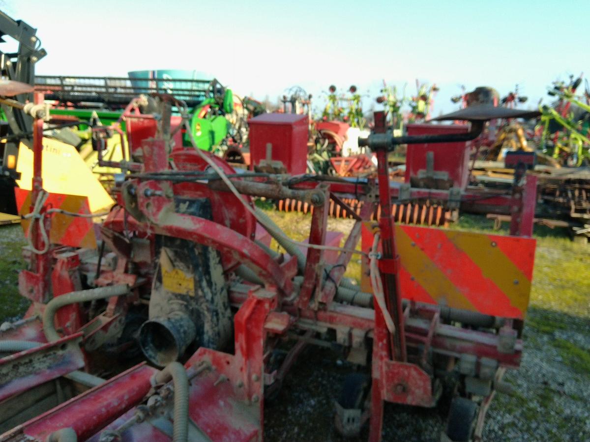 Usato SEMINATRICE AGRICOLA ITALIANA A 6 FILE - PUBBLICIZZARE DA SETT/25 RIF MAURO