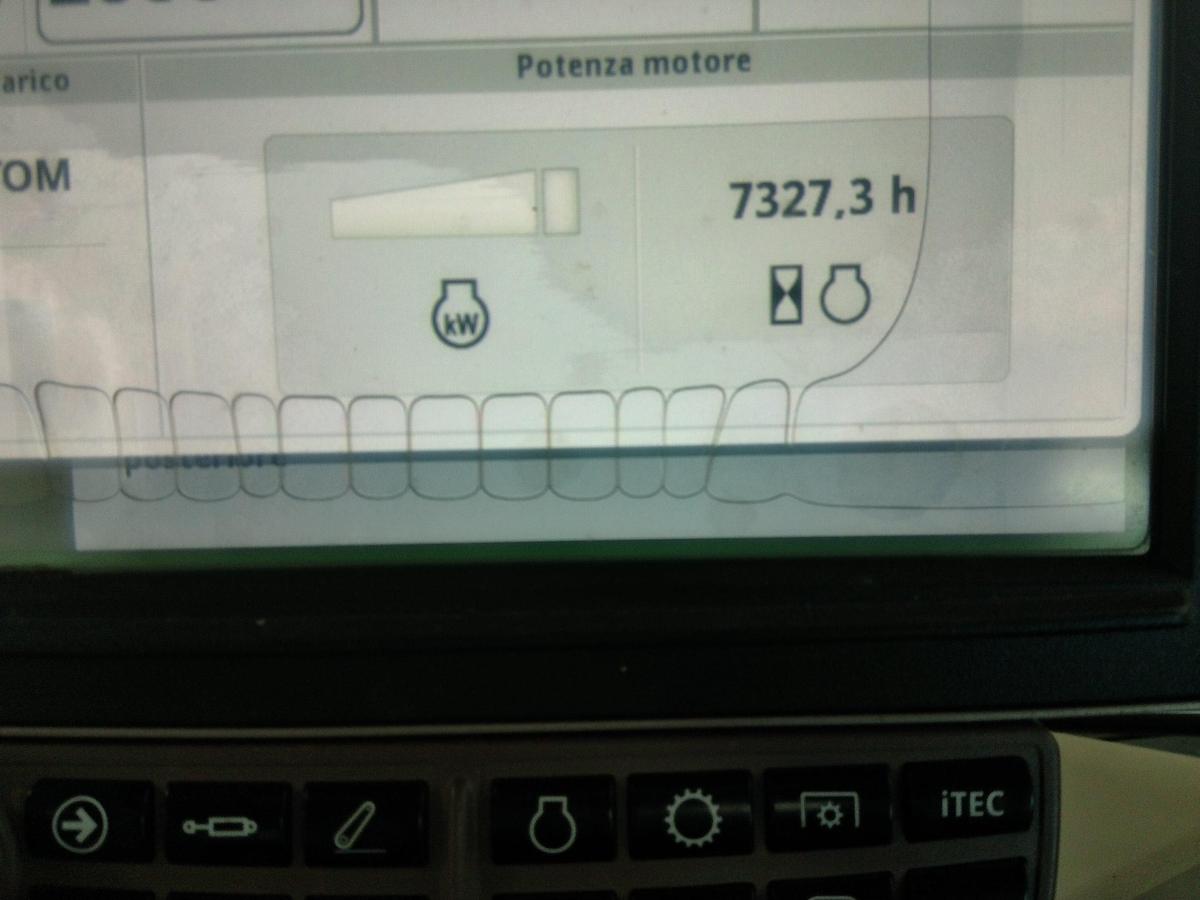 Usato TRATTORE JD MODELLO 6215 R