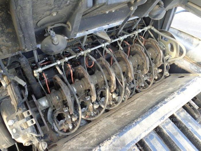 Usato PRESSA BIG BALLER New Holland BB1290 CROP CUTTER