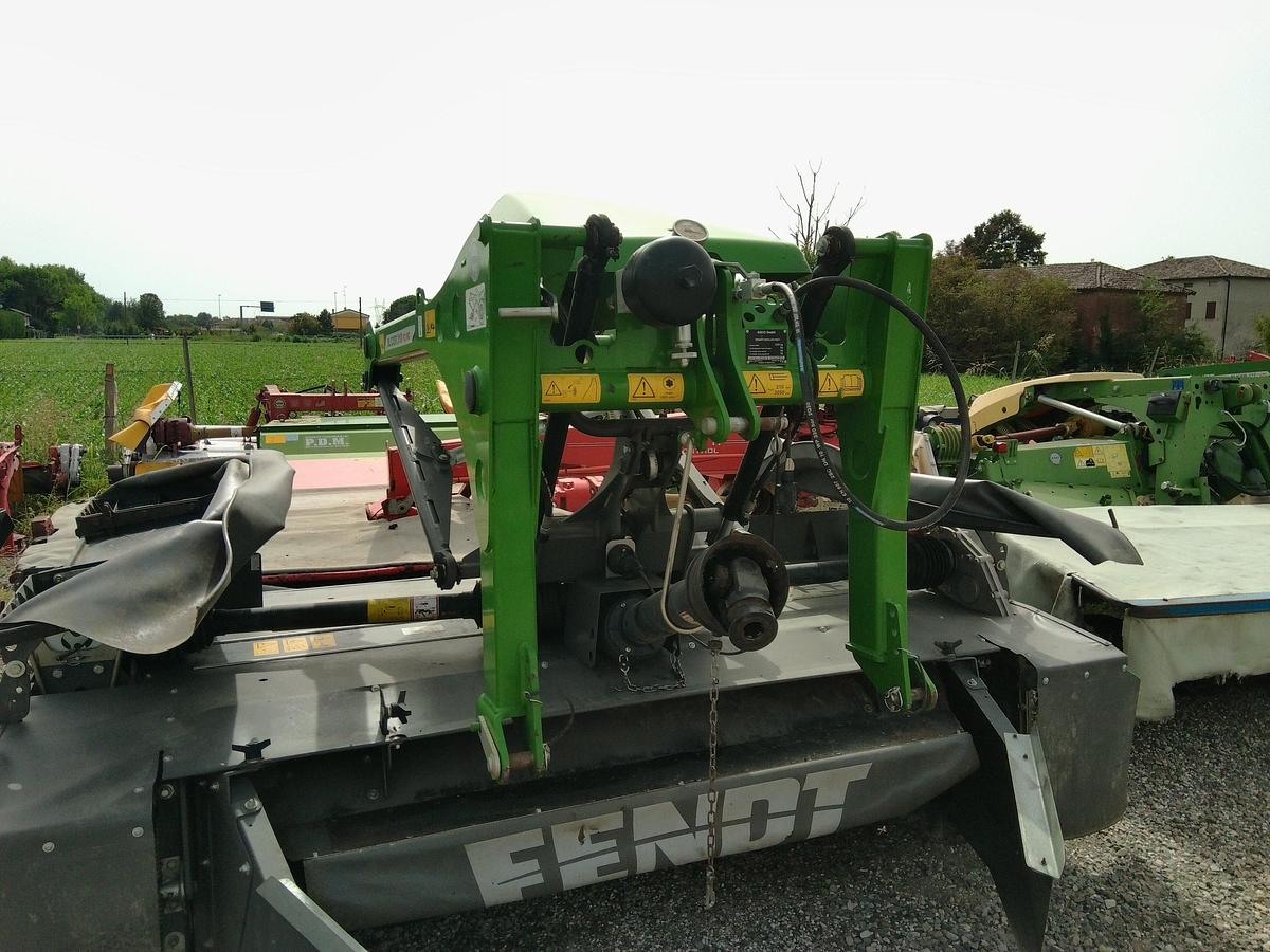Usato FALCIACONDIZIONATRICE FENDT SLICER 310