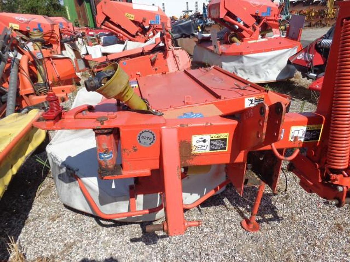 Usato FALCIACONDIZIONATRICE PORTATA LATERALE KUHN FC 202