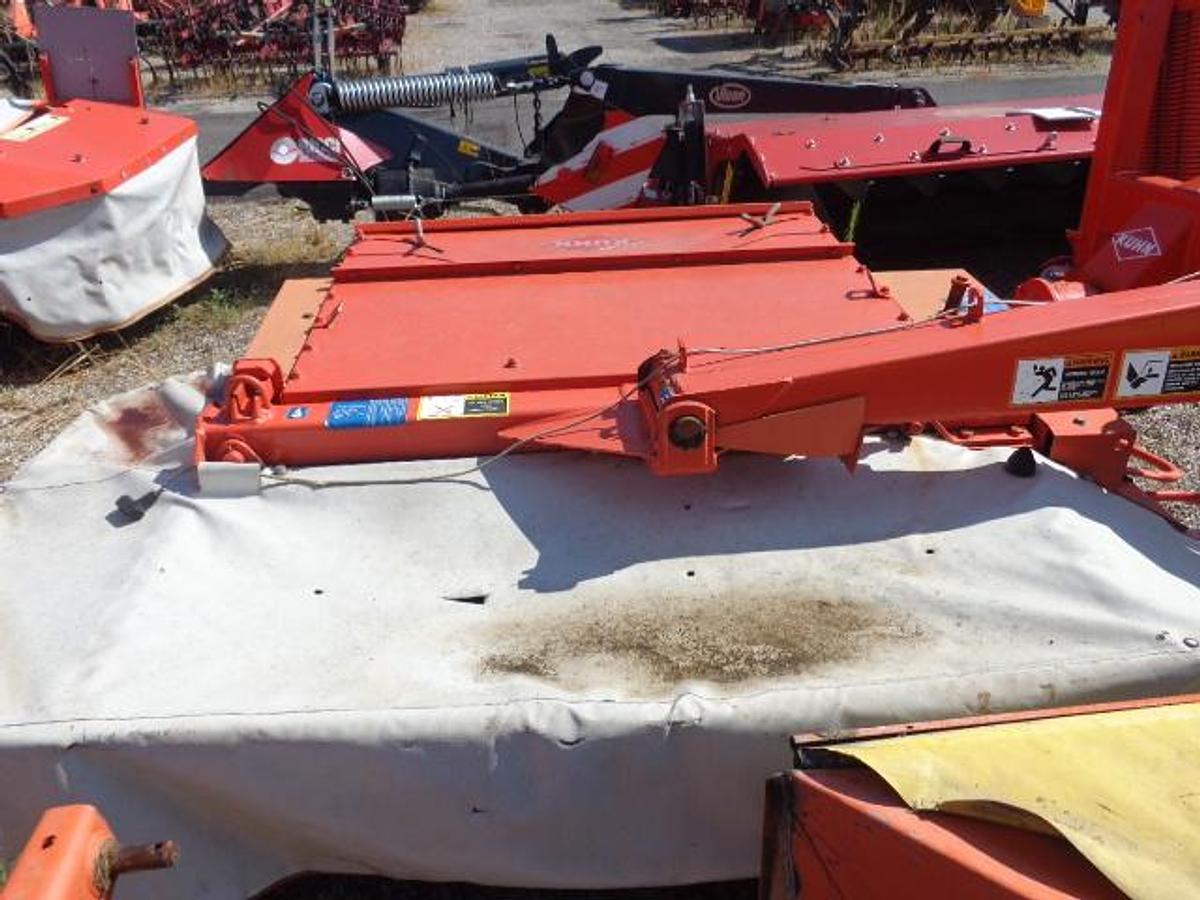 Usato FALCIACONDIZIONATRICE PORTATA LATERALE KUHN FC 202