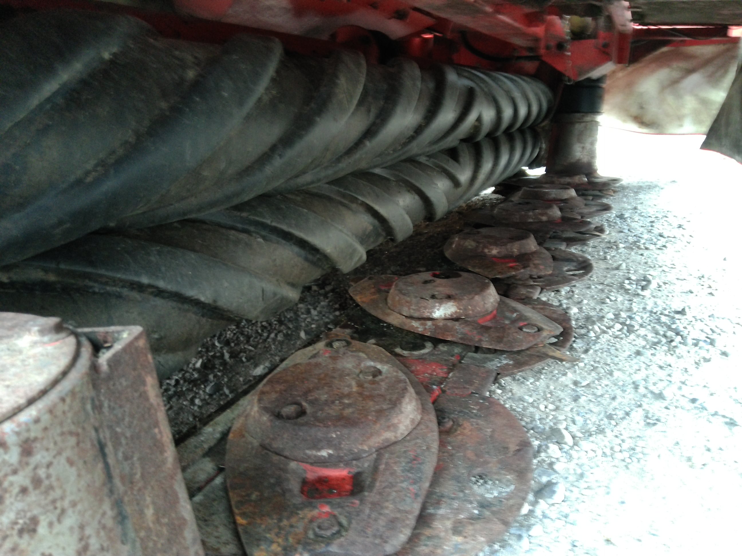 Usato FALCIACONDIZIONATRICE FRONTALE KUHN MOD.313