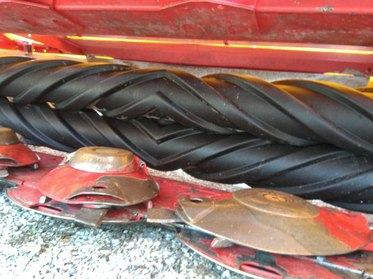 Usato FALCIACONDIZIONATRICE FRONTALE POTTINGER ALPHA MOTION MT 3