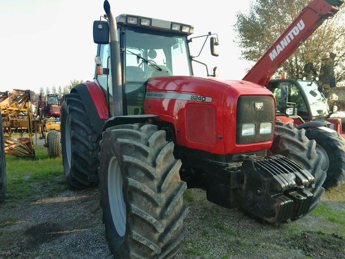 Usato TRATTORE MF 8240