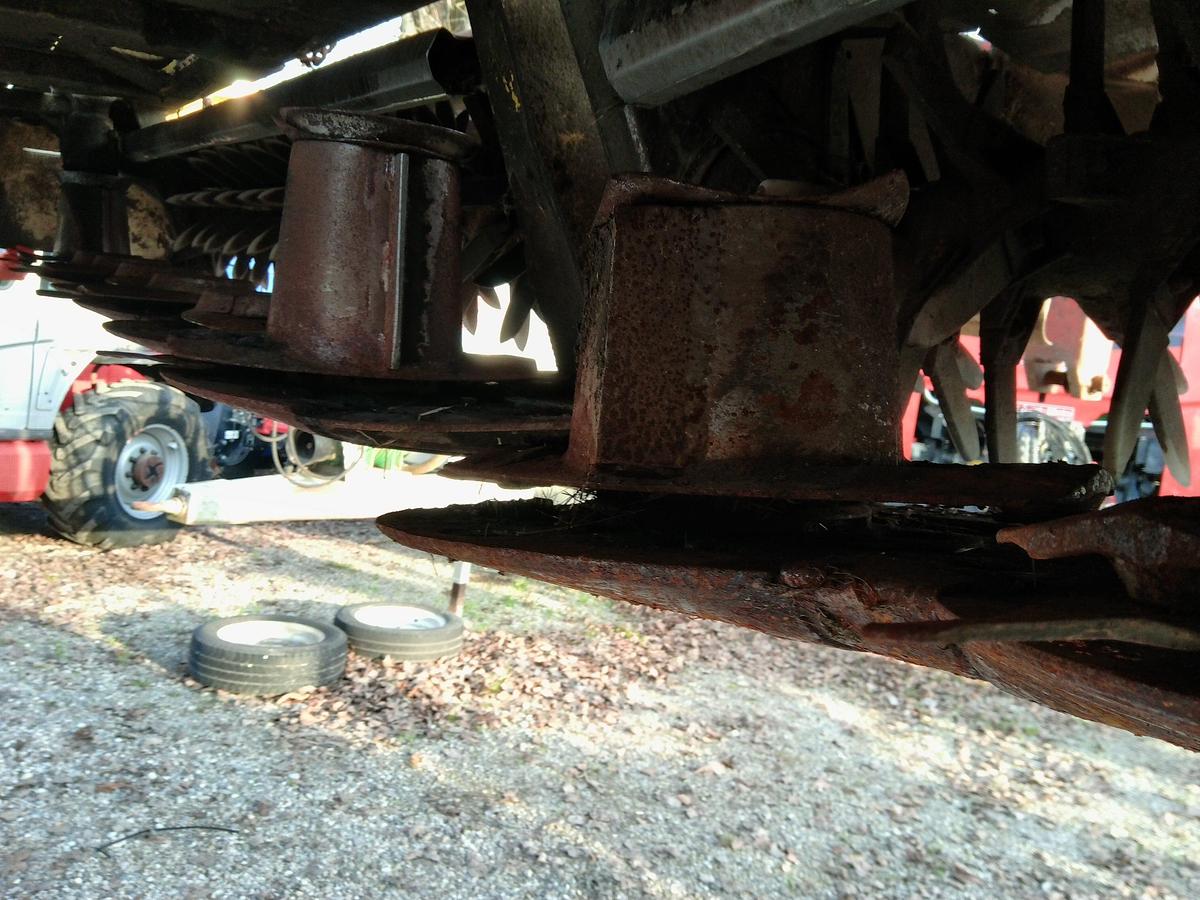 Usato FALCIATRICE POSTERIORE RETROVERSA UFO 560